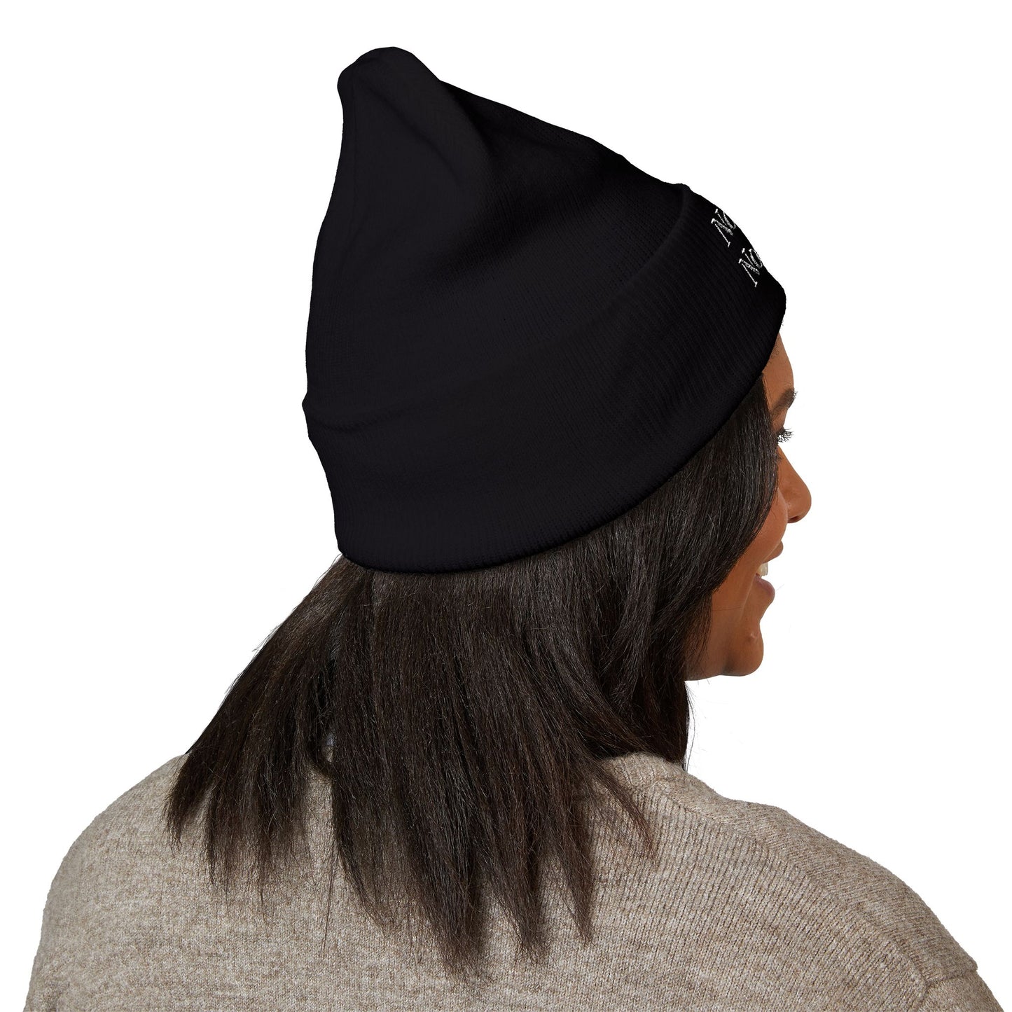 🖤 No Label. No Legacy – Cuffed Beanie Minimal words. Maximum energy.