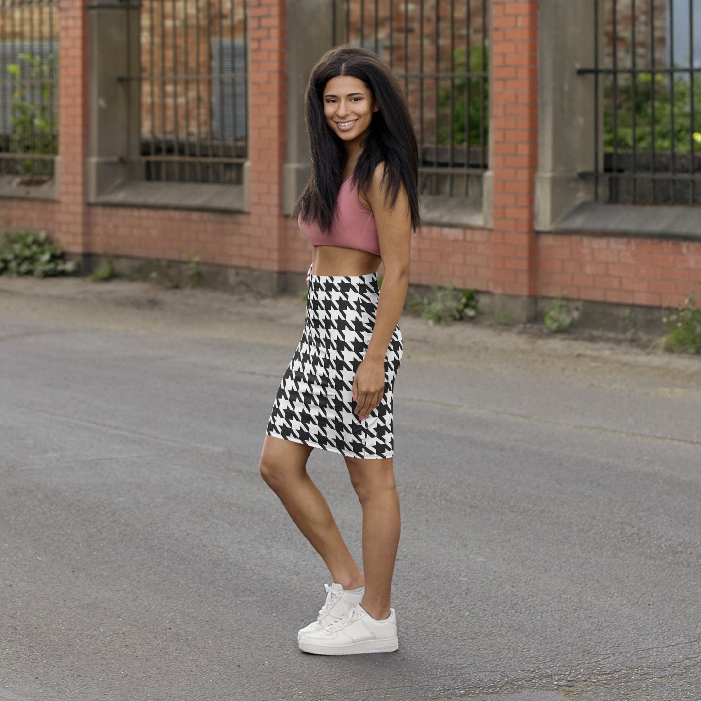 Bold Elegance: Women’s Houndstooth Pencil Skirt for Work & Play