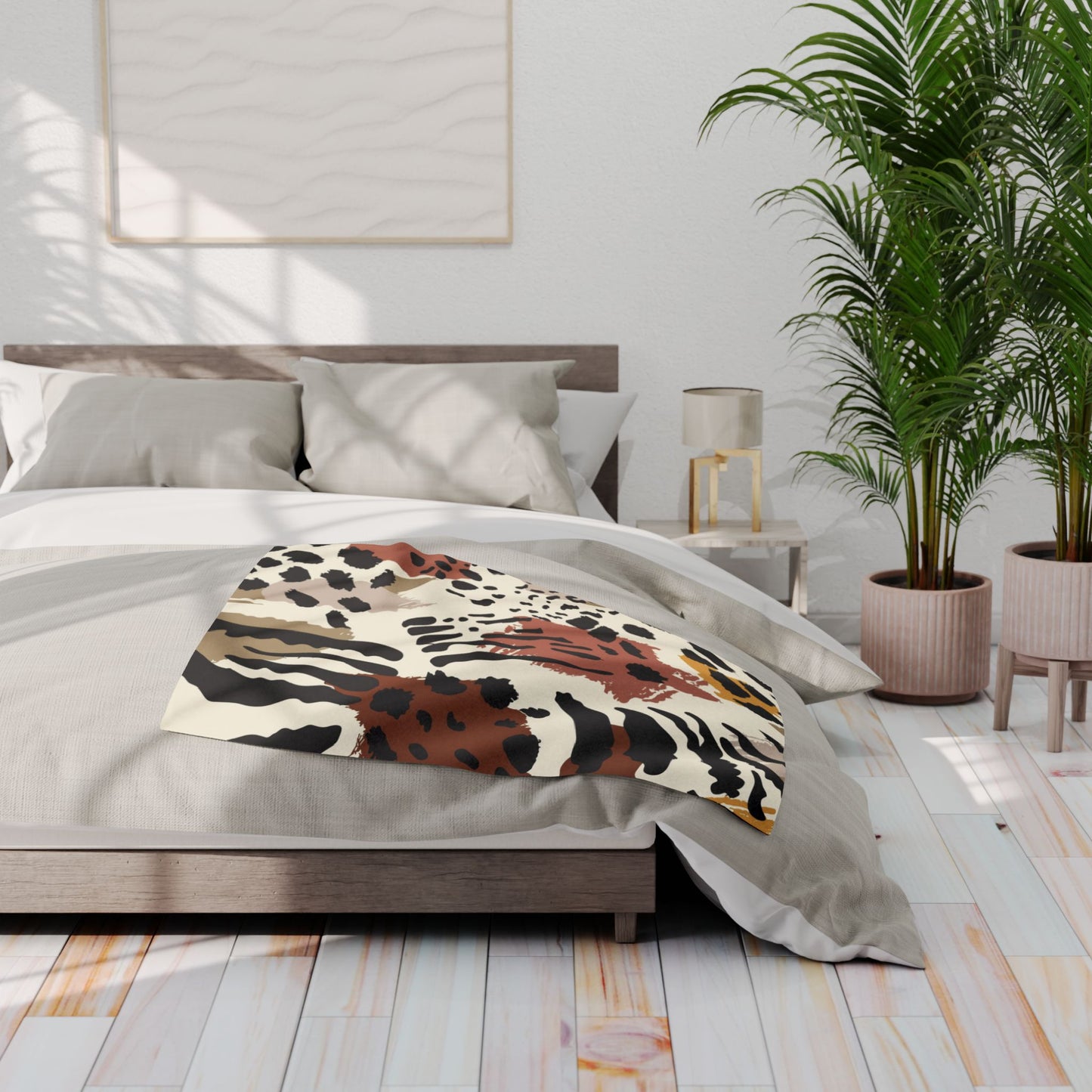 Cozy Arctic Fleece Blanket – Animal Print Throw for Stylish Comfort & Warmth