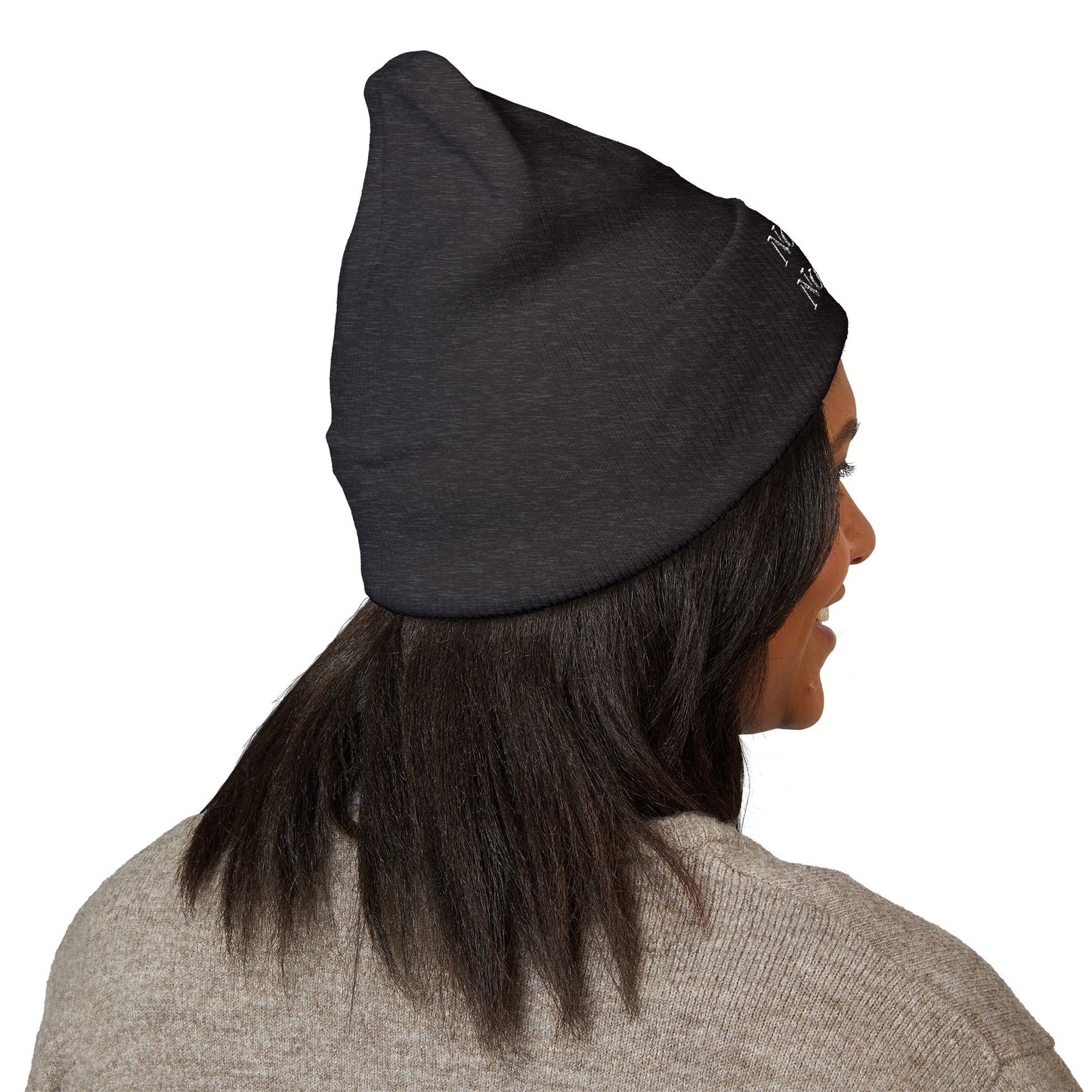 🖤 No Label. No Legacy – Cuffed Beanie Minimal words. Maximum energy.