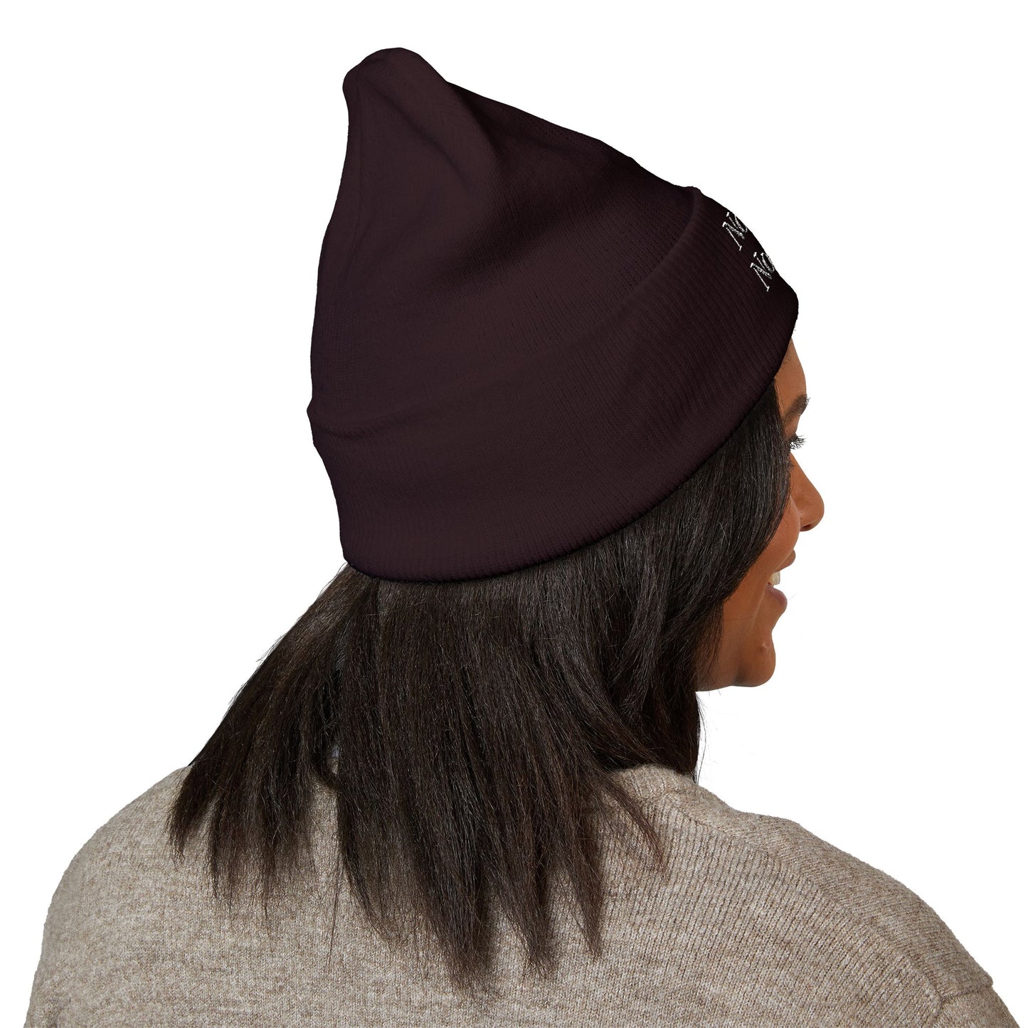 🖤 No Label. No Legacy – Cuffed Beanie Minimal words. Maximum energy.