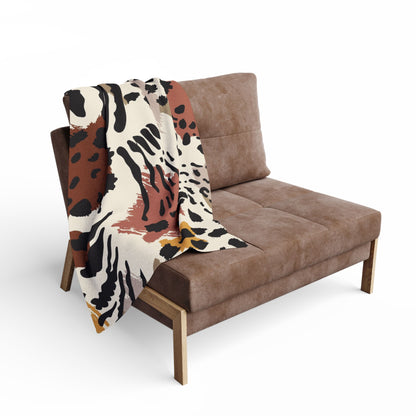 Cozy Arctic Fleece Blanket – Animal Print Throw for Stylish Comfort & Warmth